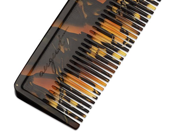 Pocket Comb in Montage